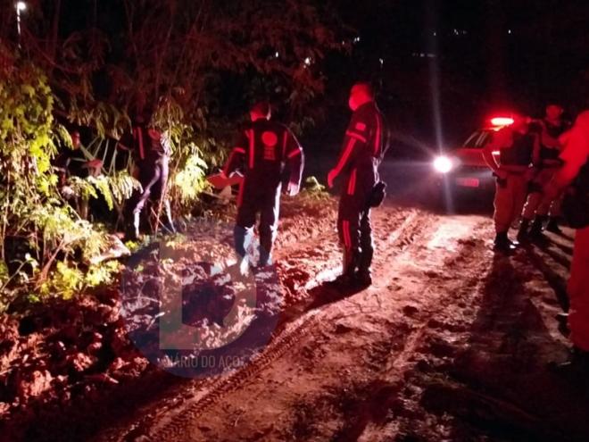 Uma equipe do Samu esteve no local do crime, mas a vítima já se encontrava morta