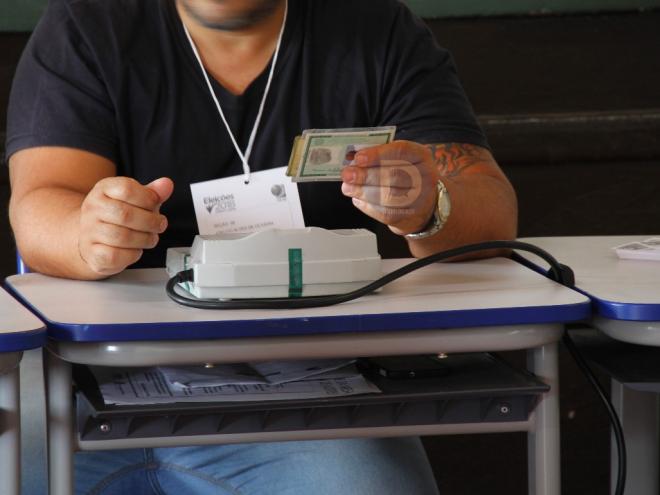 Depois de receber o e-mail com a documentação, o cartório eleitoral irá conferir os documentos enviados