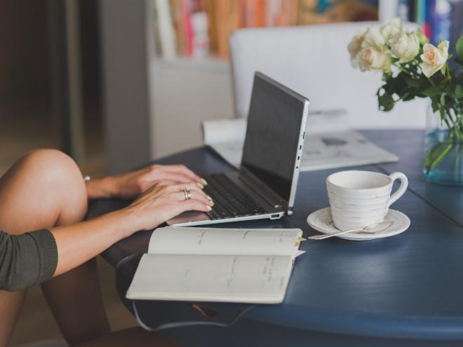 Com o distanciamento social, estudantes, trabalhadores, amigos e famílias encontraram nas transmissões on-line um pouco de acalanto