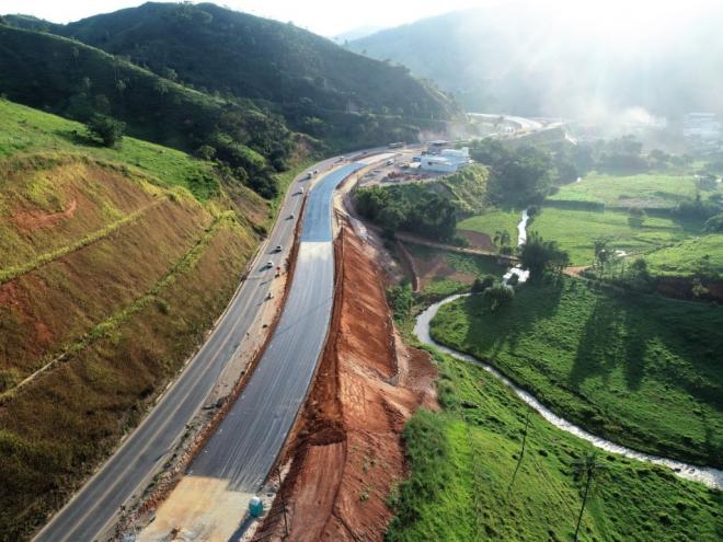 Trânsito será paralisado em Antônio Dias nos dois sentidos da rodovia