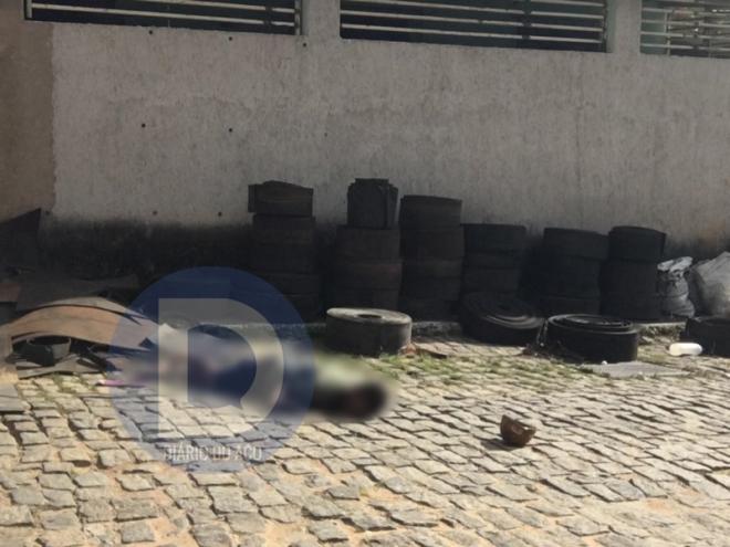 A vítima foi encaminhada ao hospital gravemente ferido