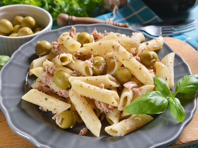O Macarrão Com Atum e Azeitonas é deliciosa variação no preparo de massas