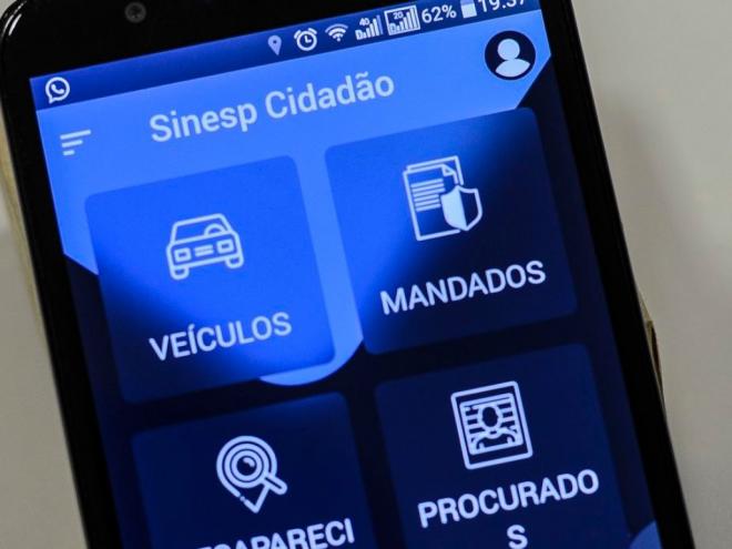 Gratuito, o Sinesp Cidadão atualizado está disponível para usuários de Android e Iphone, nas lojas  Apple Store e Google Play