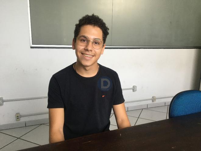 O jovem Leonardo Teixeira está animado com sua aprovação 