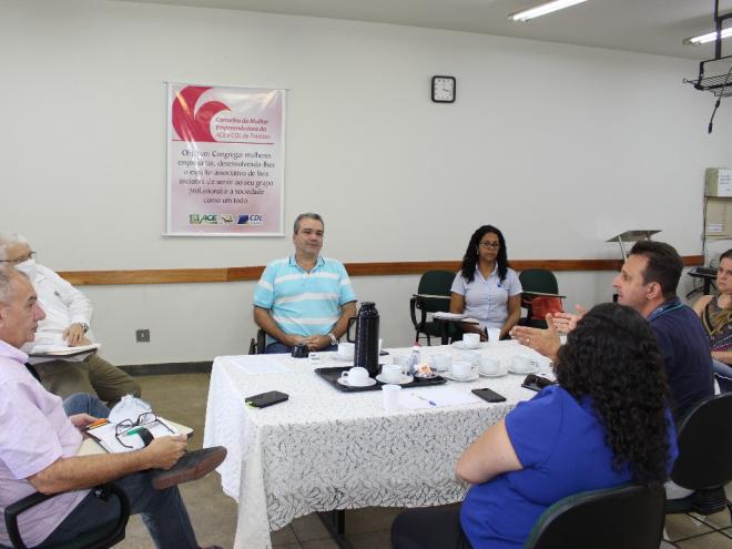 Lojas vão abrir no aniversário da cidade, 29/4, e no dia 1º de maio