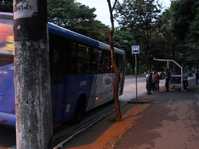 Veículos só poderão iniciar ou prosseguir viagem quando todos estiverem utilizando a proteção