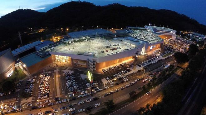 Shopping tinha voltado a funcionar no sábado (2)