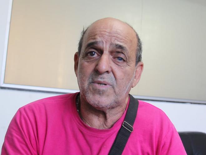 Cansado da infestação de pernilongos no Melo Viana, Giovane Alves procurou o DA para reclamar da situação