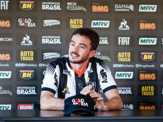Lateral-esquerdo nunca se firmou no time e não está nos planos de Sampaoli