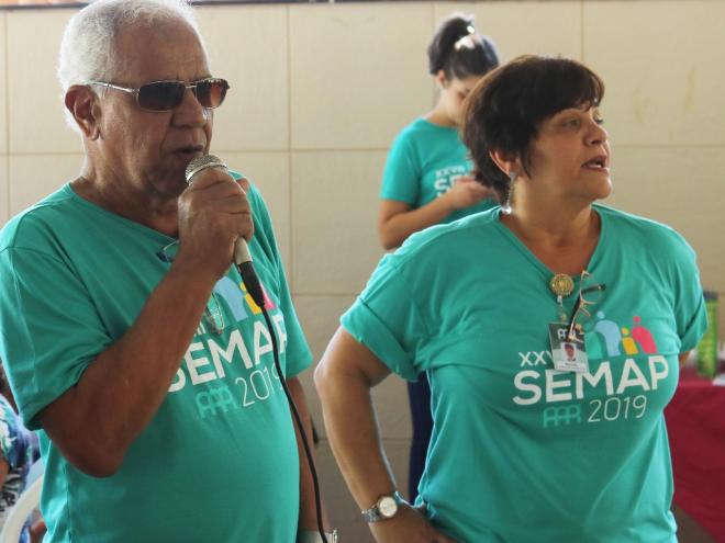 O presidente em exercício da AAPI, Wanderley Mendes, e Marinêz Maria de Sá, Assistente Social e Coordenadora de Cursos do DASS