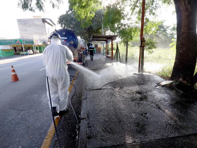 Trabalho de limpeza teve início em abril e foi retomado nesta quinta-feira