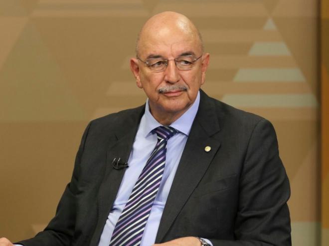 Médico afirma que governadores deveriam ser entender com o presidente 