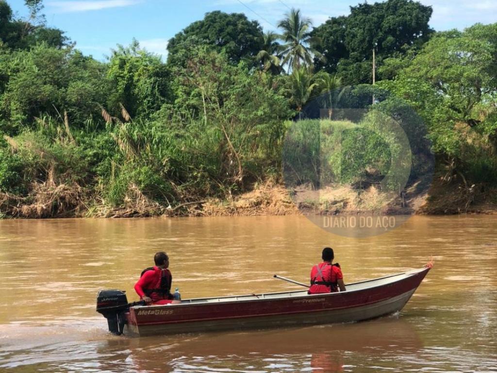 Buscas embarcadas são feitas da Prainha até o bairro Horto 