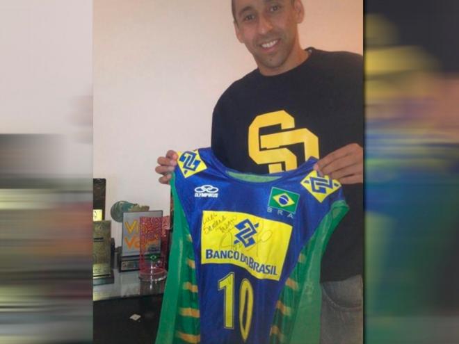 Líbero foi bicampeão olímpico e mundial com a seleção brasileira