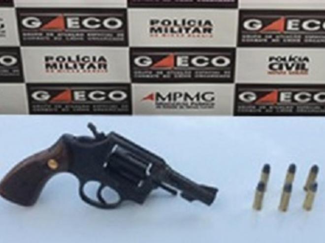 Revolver já havia sido apreendido com homem alvo de investigação 