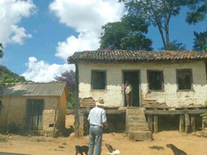 Irmãos viviam nessa fazendinha, na área rural do Bicudo, Santana do Alfé, no Prata 