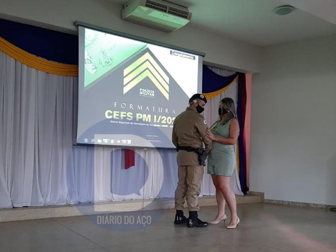 O novo sargento Prado representou todos os colegas formados