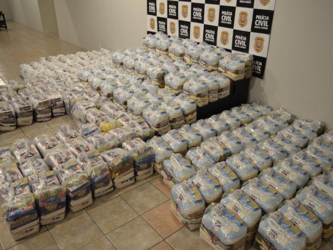Sindicato do Comércio repassou cestas básicas à Polícia Civil, que fez a entrega dos alimentos a entidades de Ipatinga, Fabriciano e Timóteo  