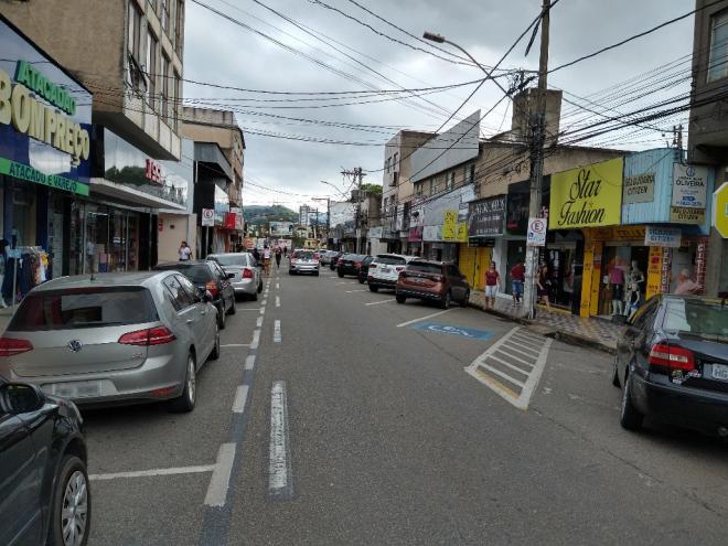 Às terças, quintas e sábados, estabelecimentos devem ser fechados; porém podem atender por delivery