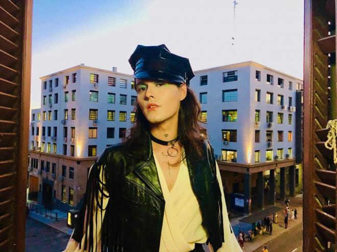 Filipe Catto está comemorando 10 anos de estrada musical