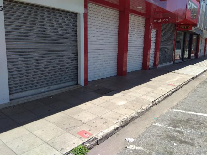 Embora devam permanecer com as portas fechadas, os estabelecimentos poderão seguir com trabalhos internos  