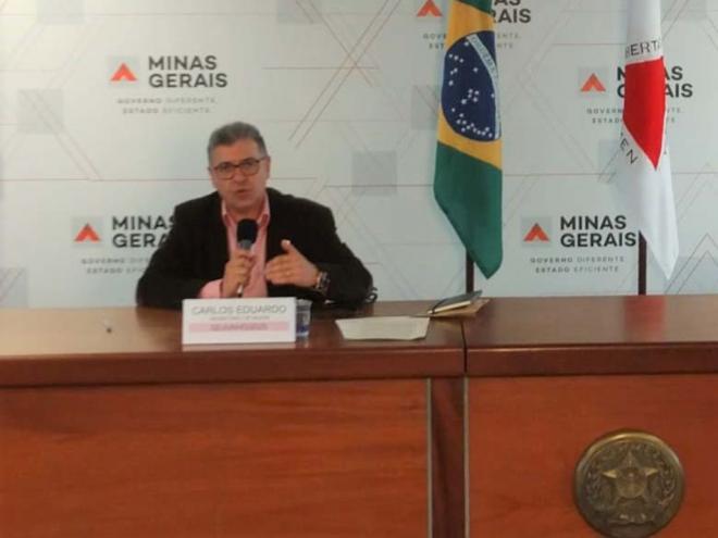 O secretário de Estado da Saúde, Carlos Eduardo Amaral, faz projeções da quantidade de novos casos da doença e detecta que 'não é observada redução da velocidade da pandemia'