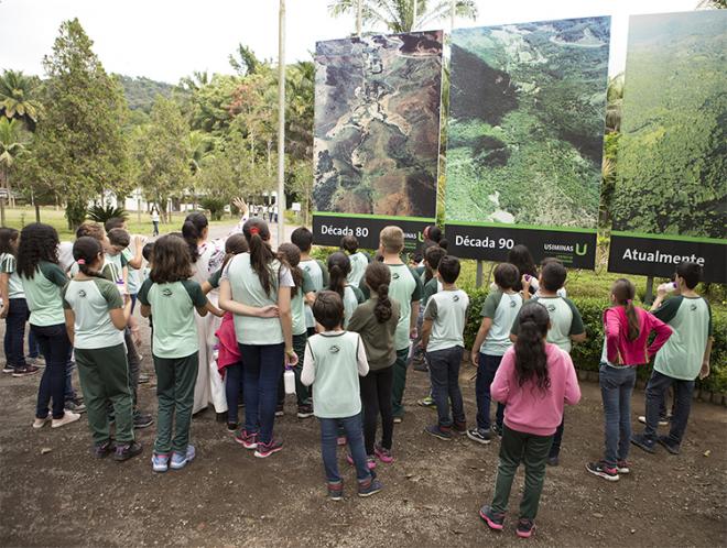 Em tempos normais, alunos e família visitam o viveiro