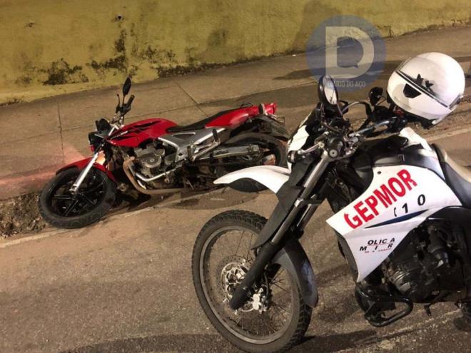 Caso começou a ser apurado no bairro Cidade Nobre, quando Policiais Militares do Gepmor abordaram condutor de Twister com placa adulterada