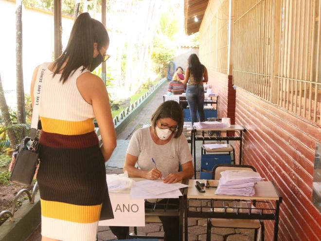 Nos dias 1º e 2 as escolas de Ensino Fundamental receberam a devolução dos primeiros blocos de atividades respondidos