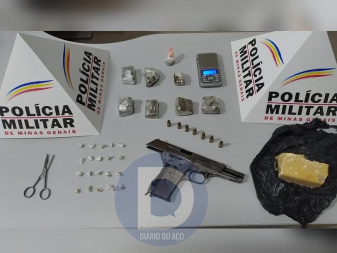 Pistola, drogas e outros objetos encontrados na casa do jovem preso