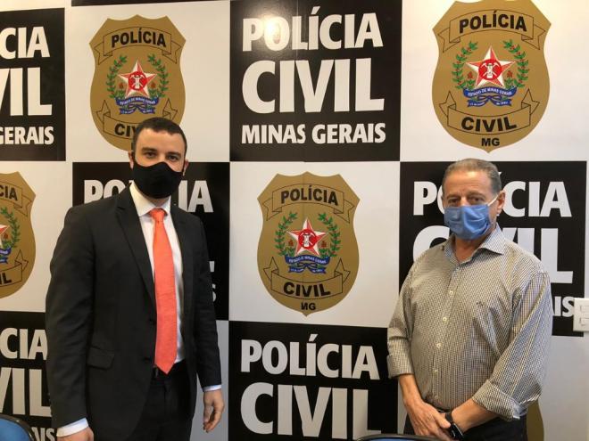 Nesta quarta-feira (17), o prefeito Ronaldo Magalhães (à direita) com o delegado regional Helton Cota, esteve no local e conheceu as estruturas