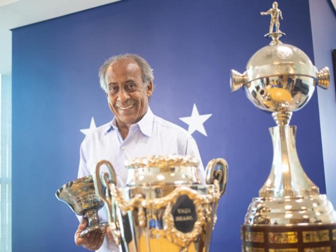 Ídolo celeste vai participar da reconstrução do clube