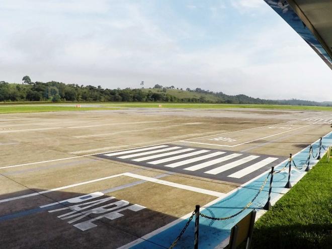Desde o dia 26 de março estão suspensos os voos comerciais no Aeroporto Regional do Vale do Aço, em Santana do Paraíso 