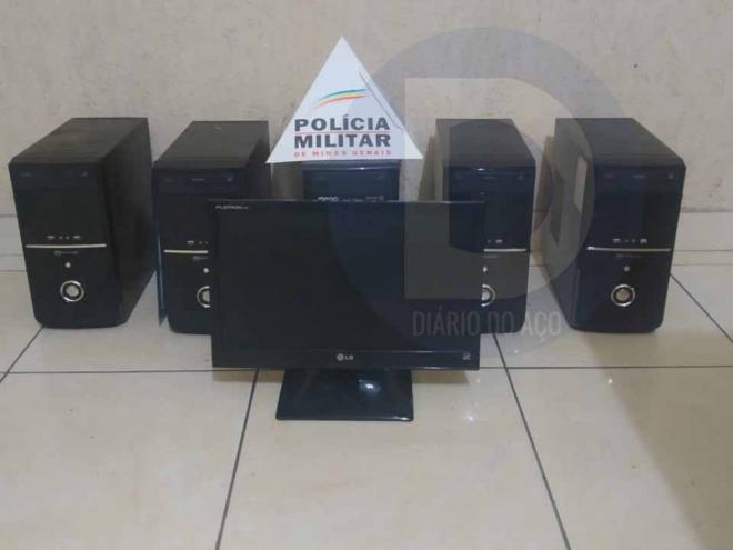 Equipamentos tinham sido separados no interior de escola para ser levado por ladrão 