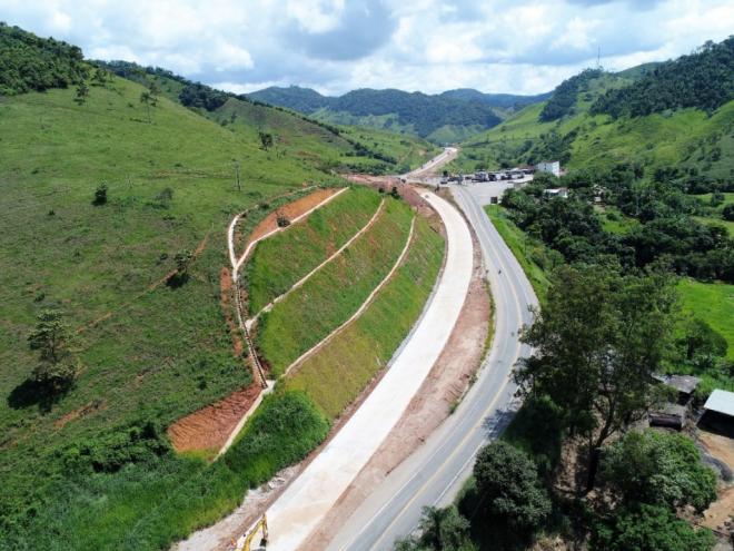 Trabalhos para remoção de rochas será nesta quarta-feira (24), no KM 294, no município de Antônio Dias