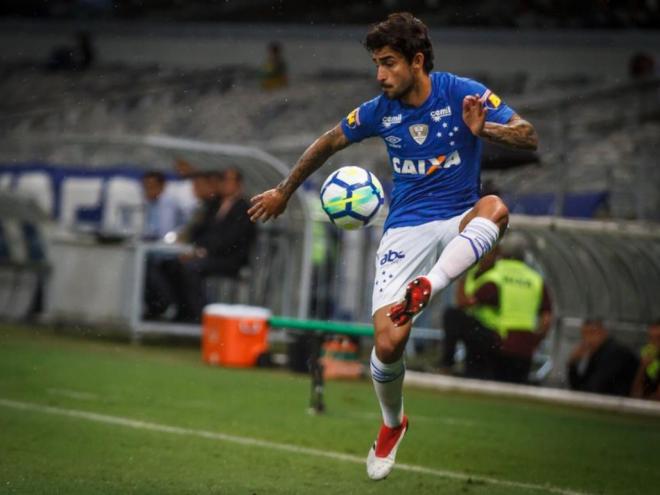 Lateral-esquerdo ficará afastado dos treinos nos próximos dias