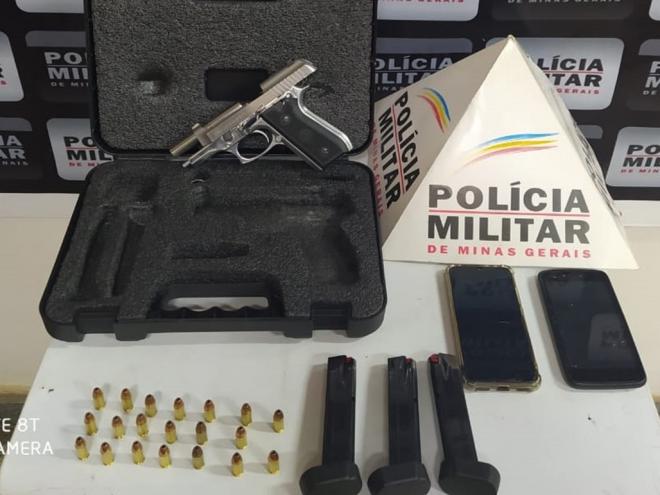A polícia acredita que essa arma foi usada em um latrocínio em Barão de Cocais 