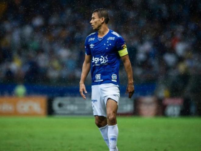 Emprestado ao Fluminense até o fim do ano, Henrique volta à Toca da Raposa depois de pedido do clube mineiro