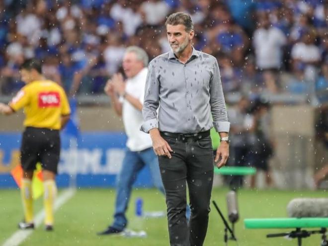 Treinador, de 53 anos, será apresentado ao clube nas próximas semanas