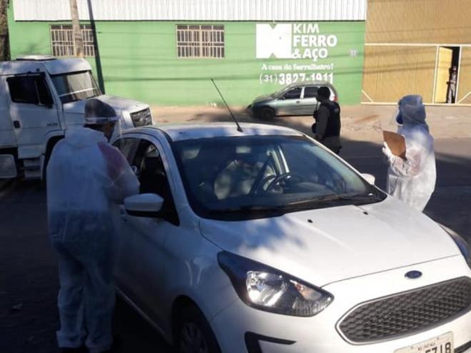 As barreiras serão instaladas nas entradas dos bairros que apresentam maior número de casos positivos da doença