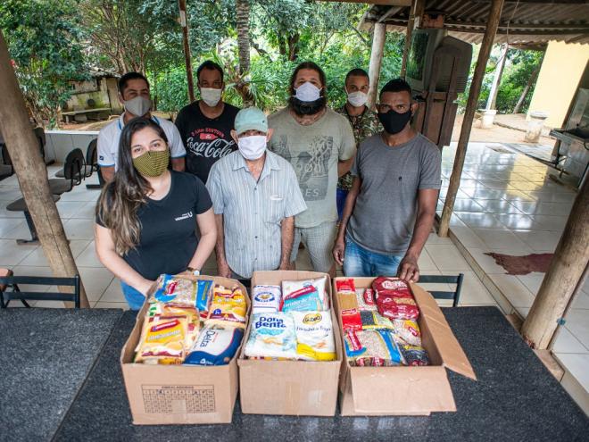 Inciativa em parceria com o #SolidariedadeContagia promoveu três ações com troca de alimentos por mudas em junho