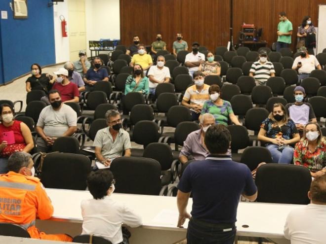Feirantes foram para a prefeitura de Timóteo na quarta-feira pedir a reabertura da feira livre no  bairro Timirim