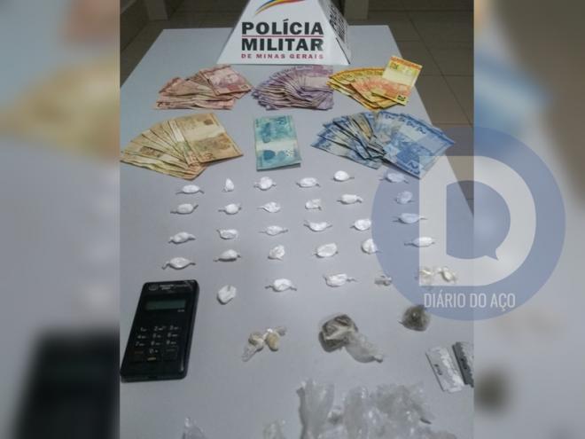Drogas e dinheiro apreendido no cerco policial à 