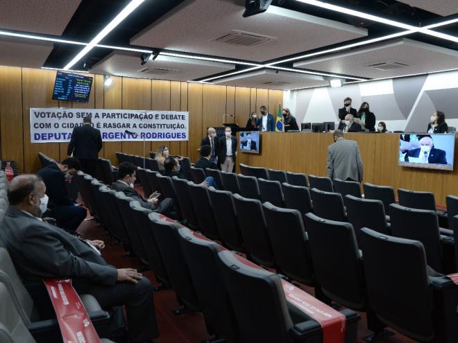 Comissão de Constituição e Justiça analisa proposições em reunião realizada de maneira remota em razão da epidemia de covid-19, causada pelo Coronavírus