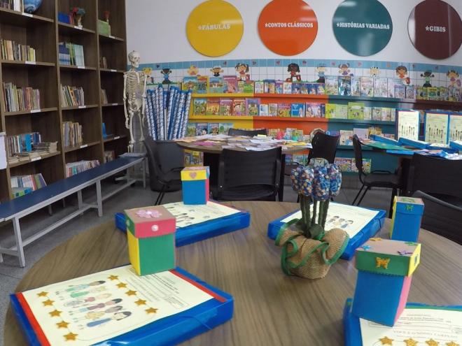 As 47 escolas municipais e creches conveniadas acolhem e educam hoje cerca de 1 mil estudantes que necessitam de atenção personalizada