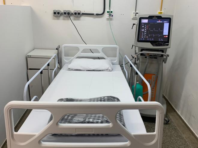 Dez leitos estão disponíveis no Hospital Municipal Eliane Martins e outros cinco no Hospital Márcio Cunha 