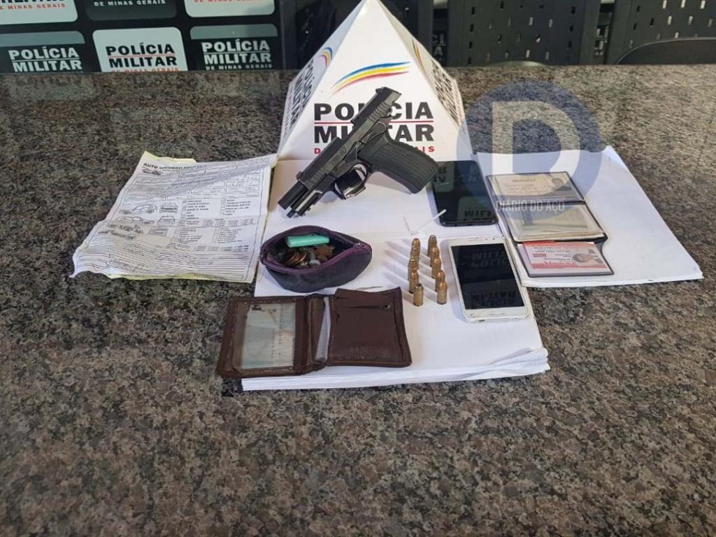 Dupla  de Coronel Fabriciano foi presa depois de buscar em Timóteo essa pistola .40 