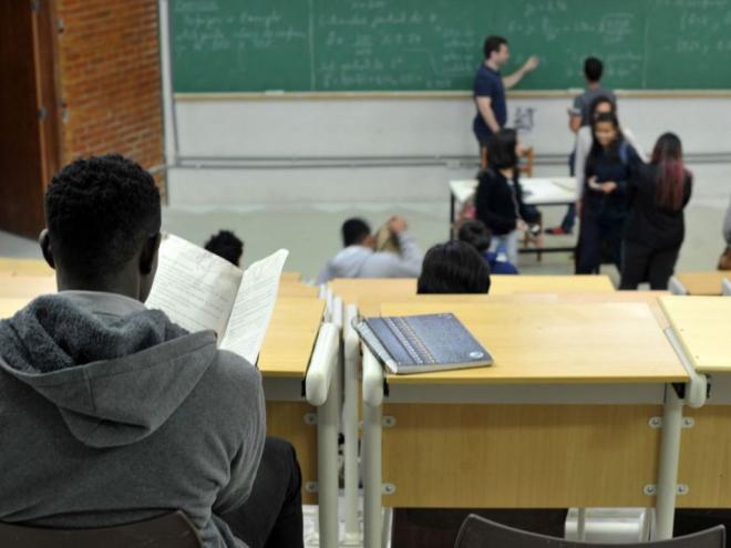Mais de 800 mil candidatos disputam 51.924 mil vagas