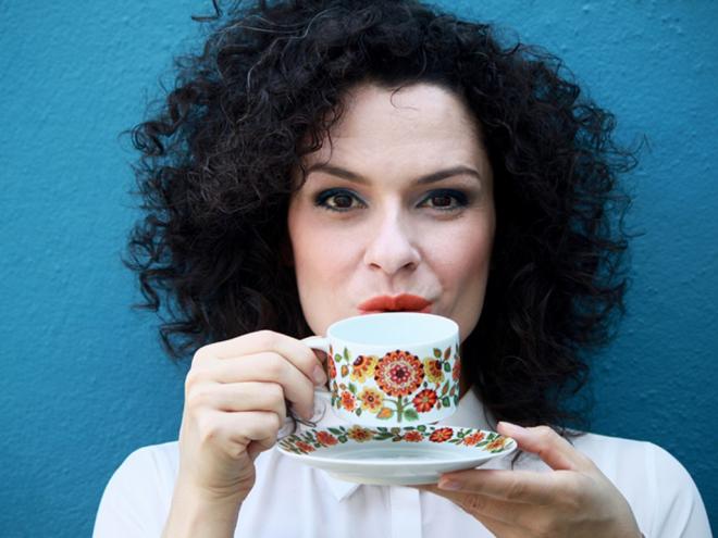 Júlia Medeiros compõe e produz para o Grupo Ponto de Partida
