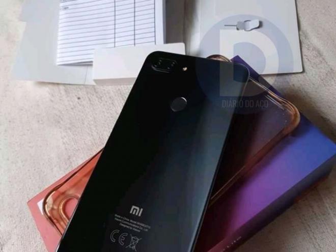 Mulher foi enganada por golpista que anunciou venda desse telefone, no Facebook 